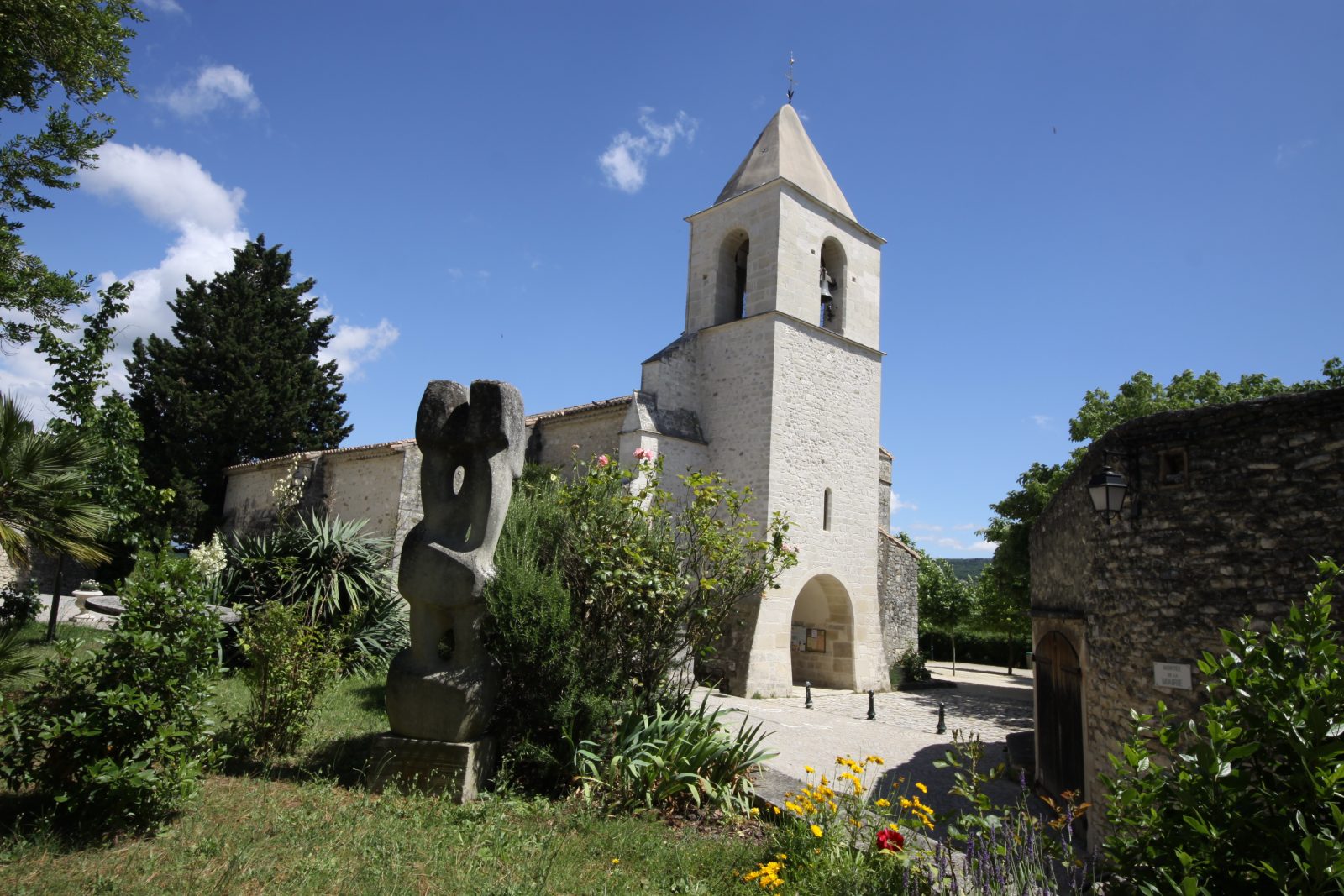Le Baiser et l’église St Martin