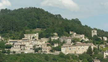 Village de La Bégude de Mazenc (26160)